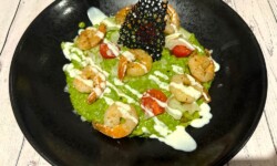 Bärlauchrisotto, Scampi, Lauchzwiebeln und Datteltomaten©Özay_Kül