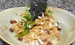 Spaghetti Carbonara mit Speck, Ei und Sahnesauce©Özay_Kül